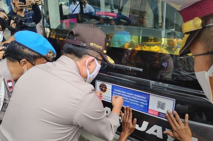 Kemenhub, BPTJ, Kepolisian, dan Dishub DKI awasai penyelanggaran transportasi darat di Pulo Gebang(Kemenub)