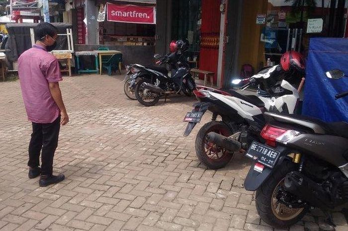 Cuma Hitungan Detik, Honda BeAT di Depan Toko Raib Digondol Maling