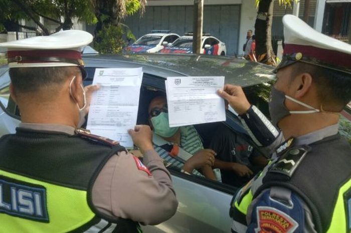 Pemeriksaaan di Pos Pengamanan Kota Surakarta