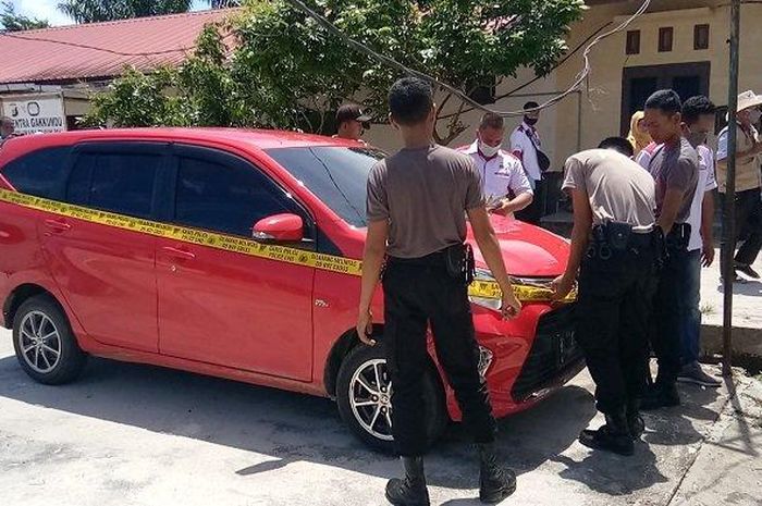 Toyota Calya yang ikut diamankan polisi dari dua pentolan LSM yang terkena Operasi Tangkap Tangan kasus pemerasan