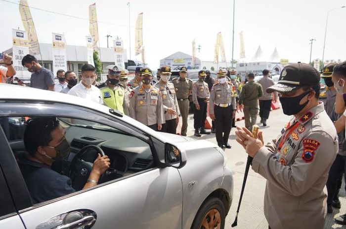 Kapolda Jateng, Brigjen Pol Ahmad Luthfi  melakukan pengecekan di Tol Pejagan