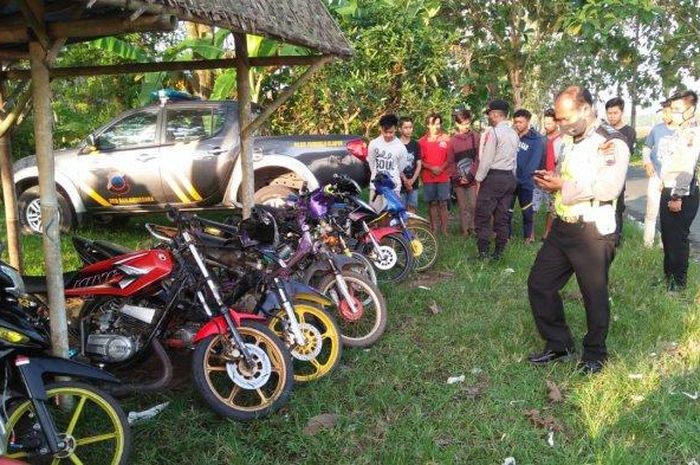 Polres Banjarnegara mengamankan sejumlah remaja dan kendaraan di lokasi yang diduga biasa digunakan untuk balap liar.