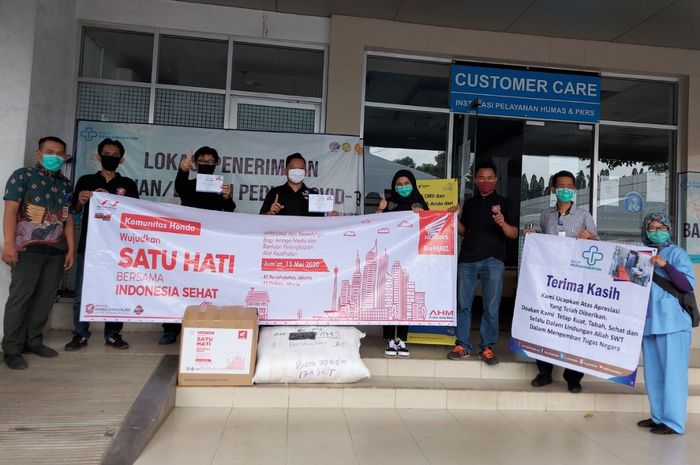 Asosiasi Honda Jakarta (AHJ) sumbangkan masker dan baju hazmat untuk dua rumah sakit