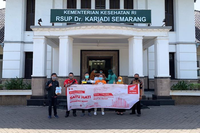 CSR Astra Motor Jateng dan Honda Community berikan donasi ke lima rumah sakit