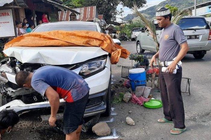 Kecelakaan Lalulintas (Lakalantas) menelan korban jiwa terjadi di Jalan Poros Enrekang-Toraja, Dusun Mampu, Kecamatan Anggeraja, Kabupaten Enrekang, Senin (18/5/2020). 