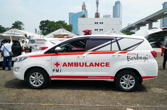 Toyota KIjang Innova dijadikan ambulans