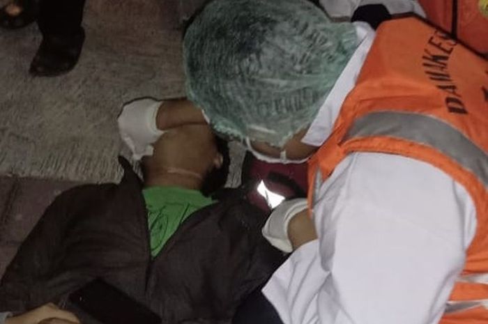 Korban yang lehernya terjerat tali layangan di Denpasar(Dok. BPBD Kota Denpasar)
