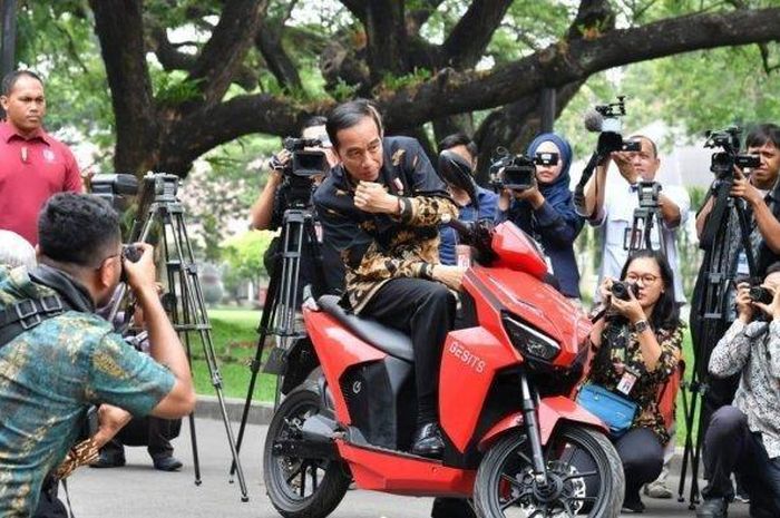 Penampakan motor listrik Jokowi yang laku dijual Rp2.550.000.000 dan dibeli Pengusaha asal Jambi 