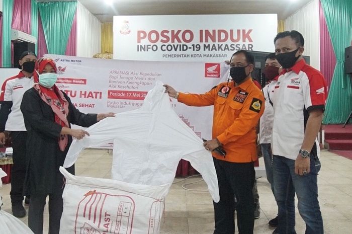 Bikers Honda bagikan puluhan ribu peralatan medis pada 23 kota di Indonesia.