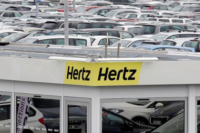 Perusahaan rental mobil Hertz mengajukan bangkrut, industri otomotif kena getahnya karena dua hal ini!