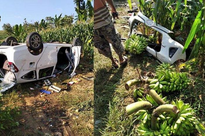 Sebuah Toyota Calya rusak diamuk massa usai pengemudinya ketahuan mencuri pisang di Desa Tompegunung, Kecamatan Sukolilo, Pati pada Jumat (22/5/2020) malam.