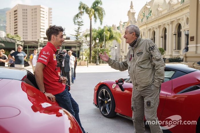 Charles Leclerc bersama dengan sutradara film Le Grand Renderz-vous, Claude Lelouch