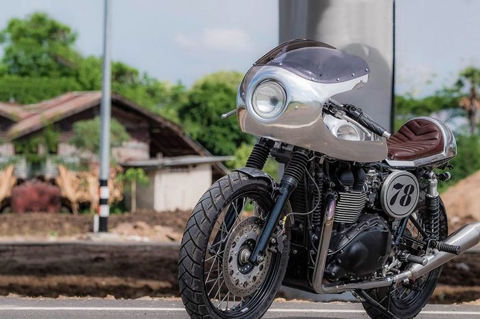 Triumph Scrambler cafe racer