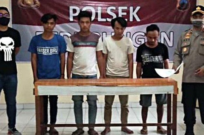 Kapolsek Pedurungan Kompol Eko Rubiyanto didampingi Kanit Reskrim Polsek Pedurungan Iptu Muchammad Nur bersama keempat tersangka penganiyaan berujung kematian. 