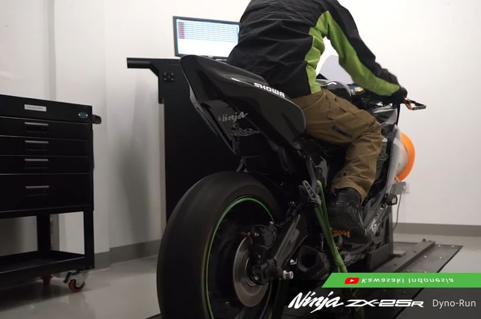 Kawasaki Ninja ZX-25R melakukan dyno run