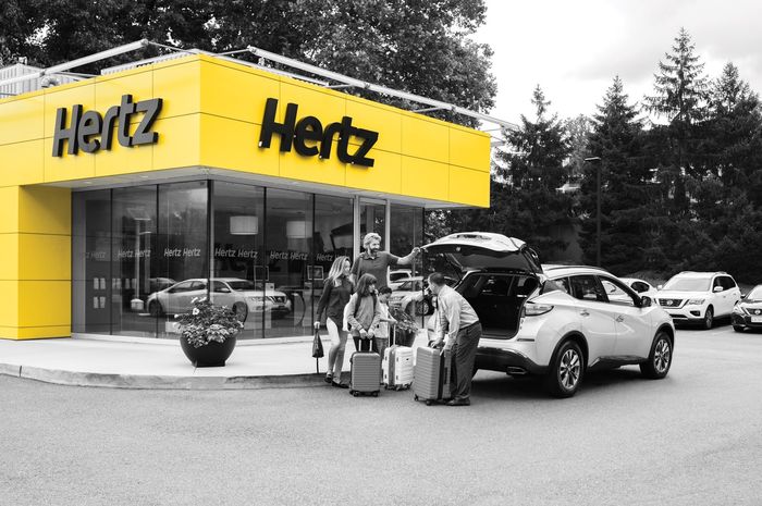 Sebelum Bangkrut, Perusahaan Rental Mobil Hertz Masih Sempat Kasih Bonus Belasan Juta Dolar Buat Pejabat-pejabatnya, Kenapa?