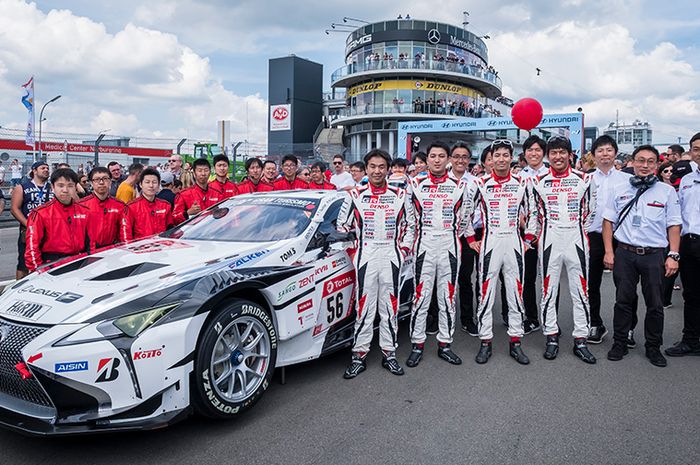 Tim Toyota Gazoo Racing dengan Lexus LC untuk ajang balap Endurance Race