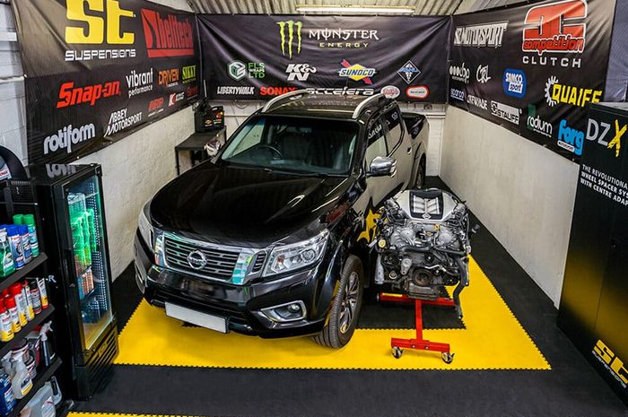 Modifikasi Nissan Navara bermesin GT-R