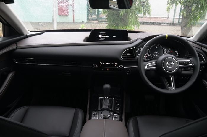 Suhu panas dalam kabin mobil bisa keluarkan gas berbahaya. Jaga kabin sejuk dan rawat filter udara untuk perjalanan aman dan nyaman.