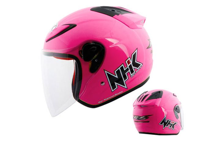 Helm half face dari NHK R6 Solid.