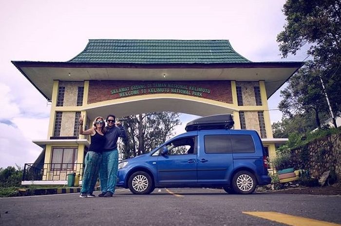 Maria dan Laura di Taman Nasional Kelimutu, NTT