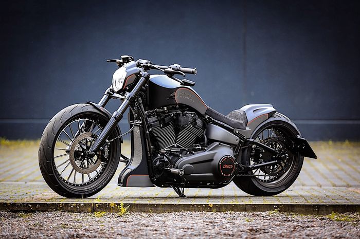 Modifikasi Harley-Davidson Breakout