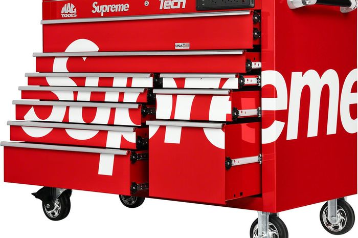 Lemari tool kit (workstation) kolaborasi Mac Tool dan Supreme