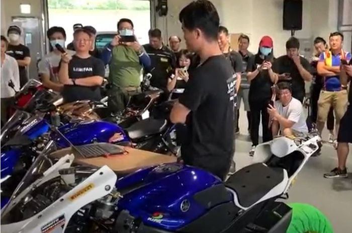 Bukan sulap bukan sihir, moge 4 silinder bisa geber-geber sendiri seperti sedang bernyanyi