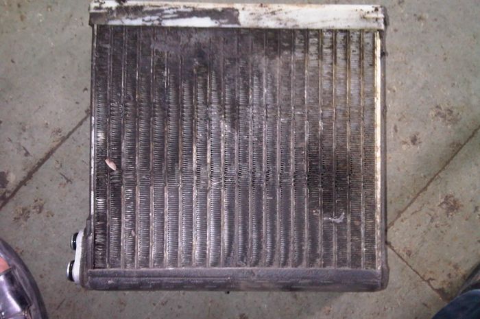 Kebocoran evaporator AC mobil