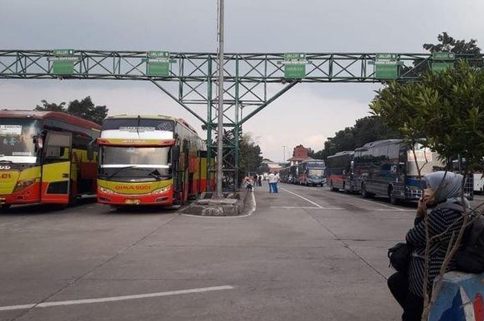 Suasana Terminal Leuwipanjang, Kota Bandung, Sabtu (13/06/2020).