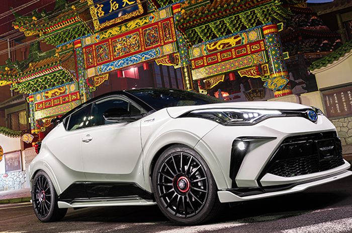 Toyota C-HR Dengan Body Kit Artisan Spirits 