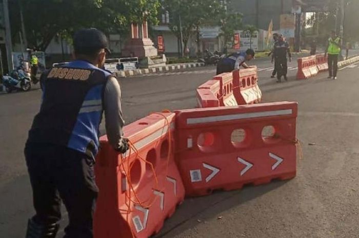 Jalan kembali dibuka di Semarang