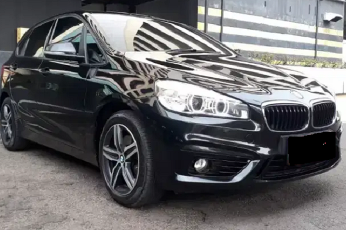 BMW Seri 218i Bekas