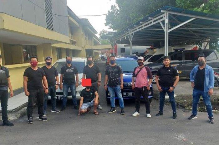 Timsus Maleo Polda Sulawesi Utara dan Resmob Polsek Maesa, kota Bitung meringkus pelaku penggelapan tiga mobil