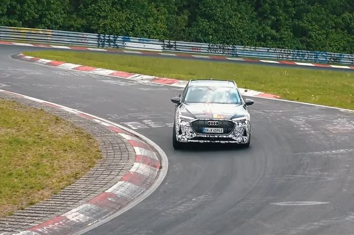 Prototipe Audi e-Tron S di Sirkuit Nurburgring