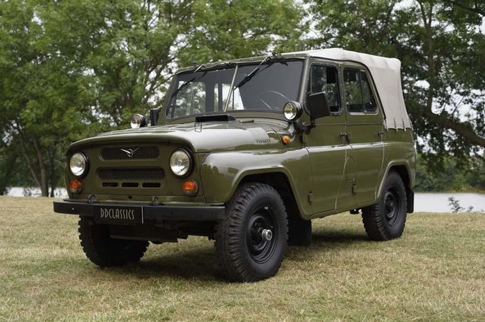 Jip perang buatan Rusia UAZ-469