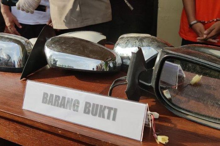 Barng bukti spion mobil yang dicuri komplotan maling
