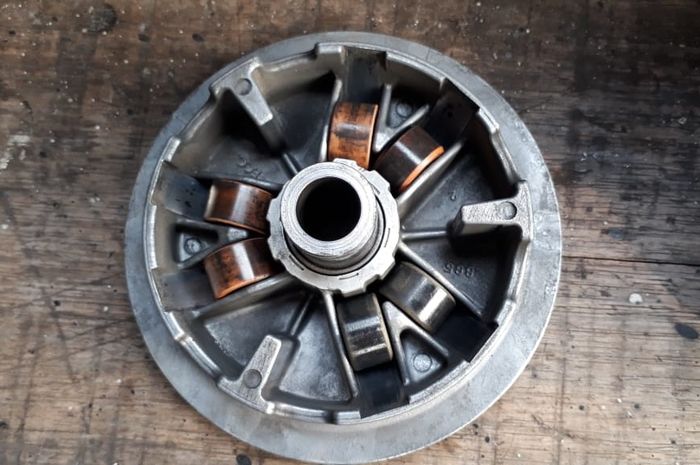 Dua roller hitam 10 gram sisanya 8 gram