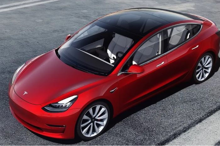 Pria Ini Tak Sengaja Pesan 27 Unit Tesla Model 3, Langsung Kaget Saat Mengecek Tagihan