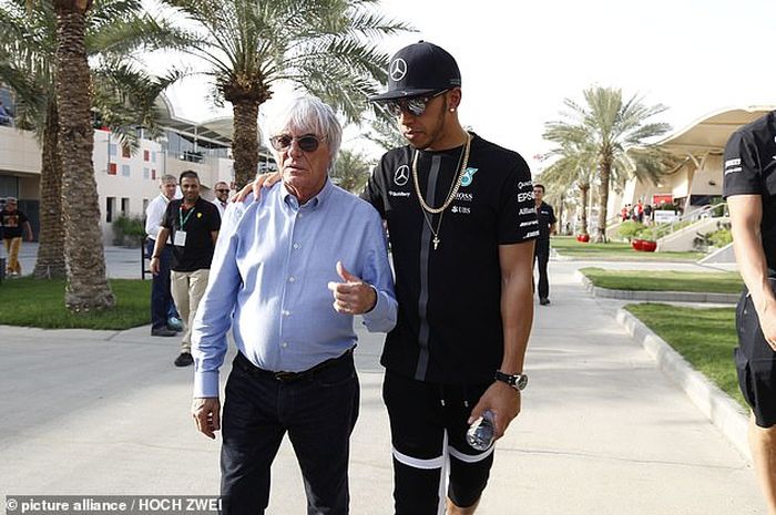 Bernie Ecclestone dan Lewis Hamilton