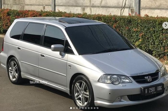 Honda Odyssey Absolute RA6 tahun 2004 kondisi bekas