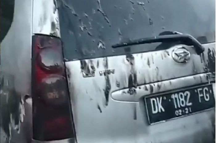 Kondisi Daihatsu Xenia yng diduga dibakar 