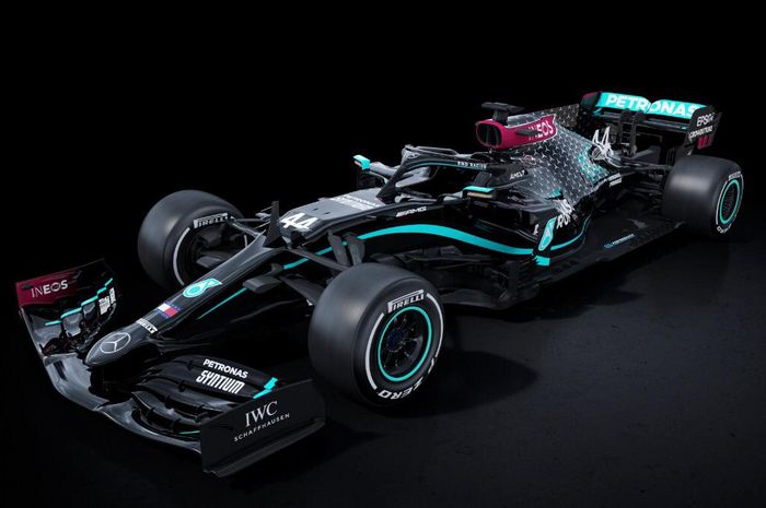Mercedes AMG F1 2020 tampil dengan livery baru dengan dominasi warna hitam