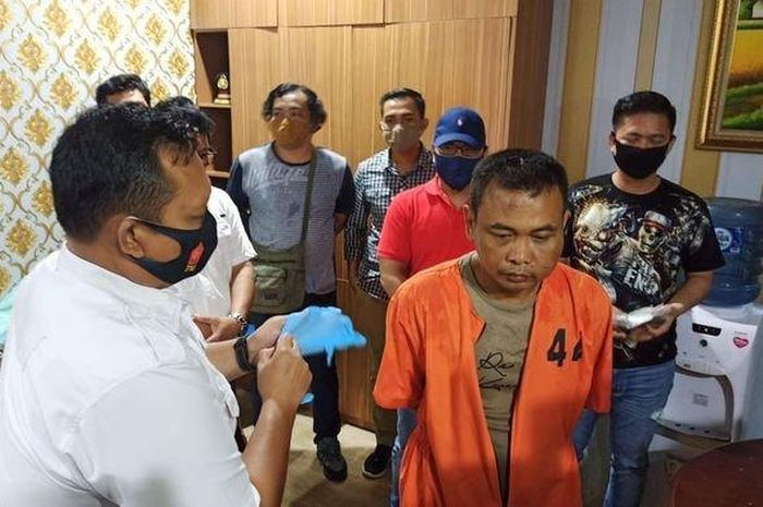 Pelaku perampokan mobil pajero milik IRT di Palembang berhasil ditangkap Polda Sumsel, Rabu (1/7/2020)  