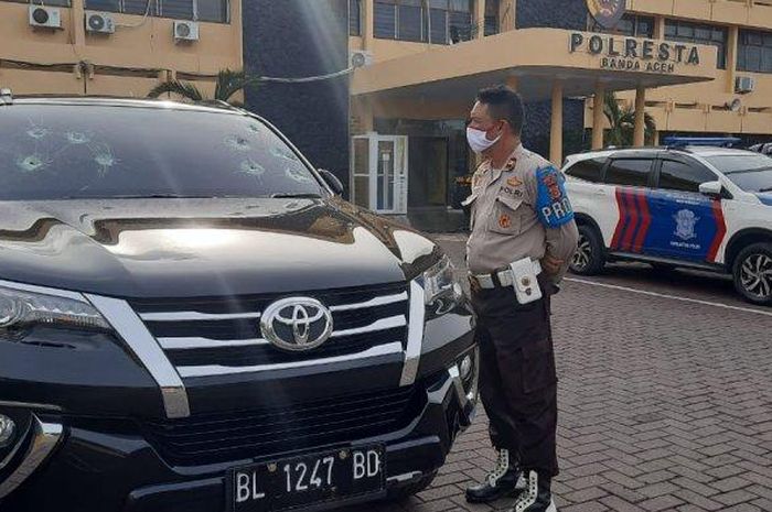 Toyota Fortuner milik Kepala Badan Perencanaan Pembangunan Daerah (Bappeda ) Aceh.