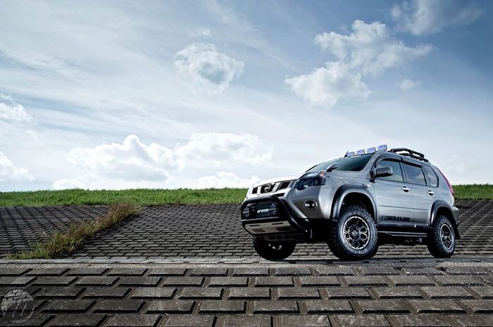 Nissan X-Trail Lawas bergaya off road ala Road House