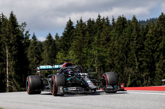 Lewis Hamilton dapat hukuman tambahan usai insiden F1 Austria