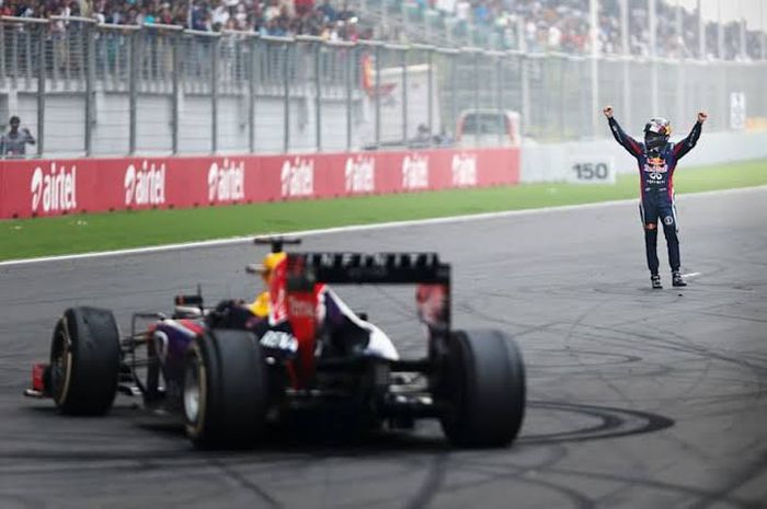 Sebastian Vettel dikaitkan kembali dengan Red Bull