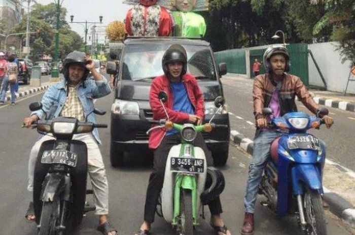 Tiga pemain sinetron Tukang Ojek Pengkolan