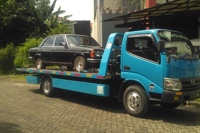 Hino Dutro 130 MDL Tahun 2011 Eks Derek Gendong Al-Fatih Towing